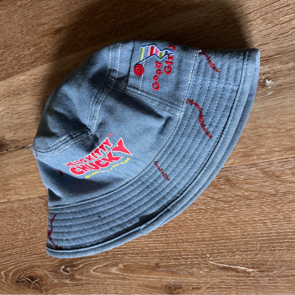 Universal Studios Hello Kitty Chucky Reversible‎ Bucket Hat Size OS